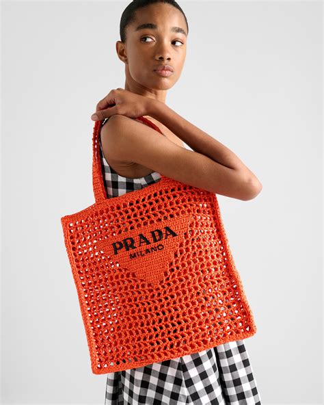 gehäkelte tote bag prada